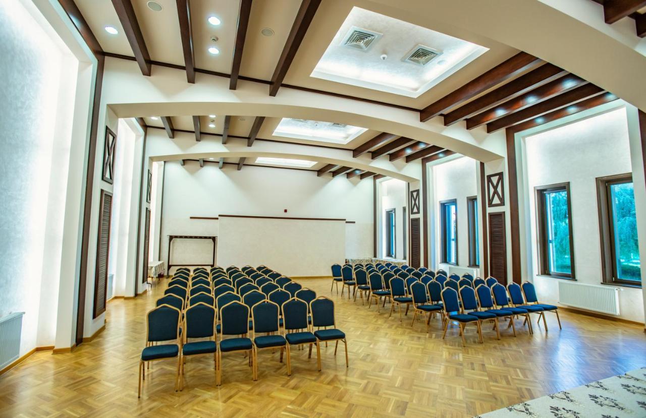 Conacul Domnesc Hotel Scheia Ngoại thất bức ảnh