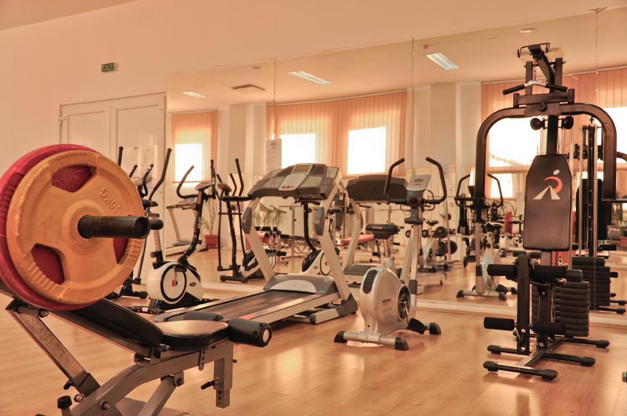 Conacul Domnesc Hotel Scheia Ngoại thất bức ảnh
