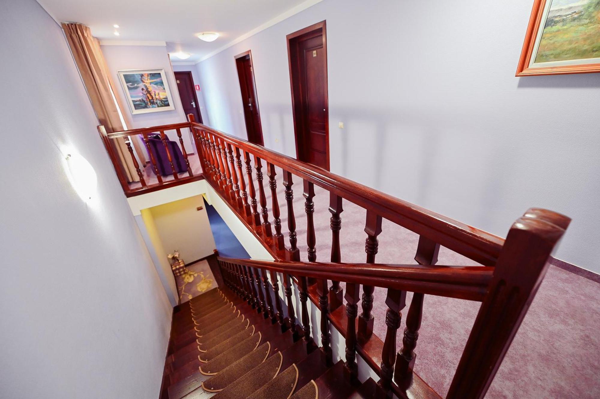 Conacul Domnesc Hotel Scheia Ngoại thất bức ảnh