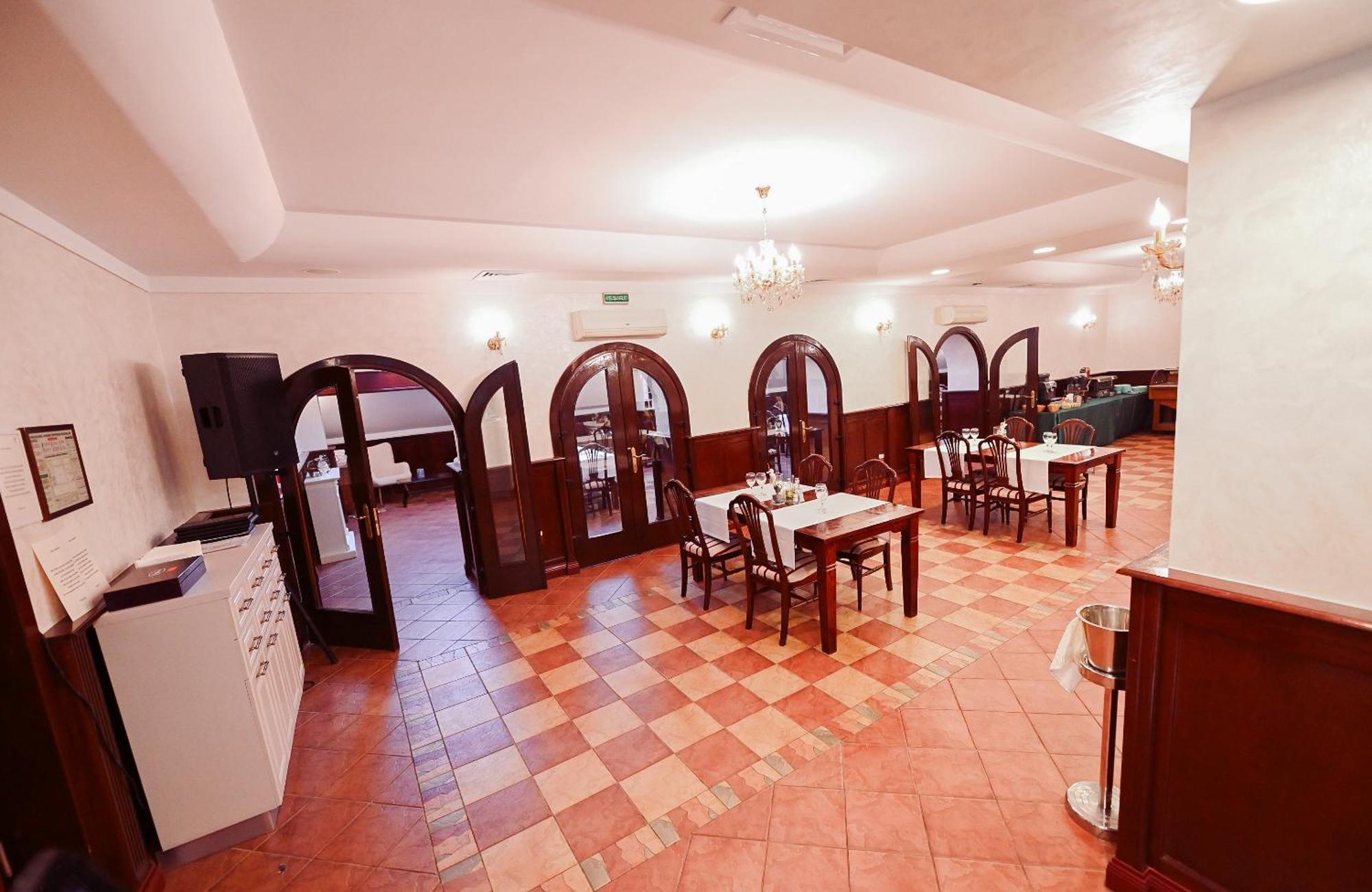 Conacul Domnesc Hotel Scheia Ngoại thất bức ảnh