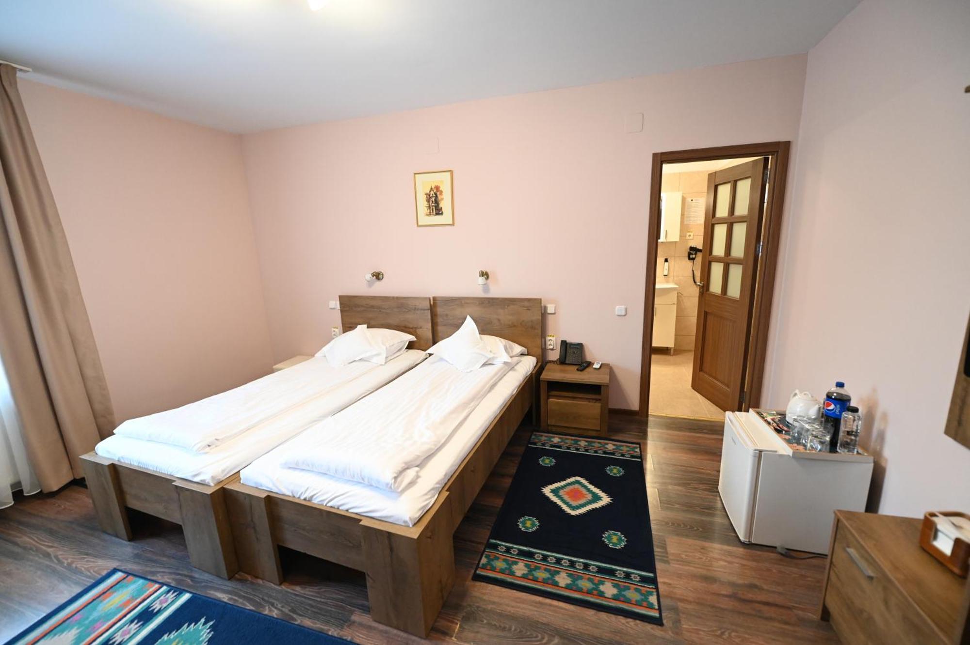 Conacul Domnesc Hotel Scheia Ngoại thất bức ảnh