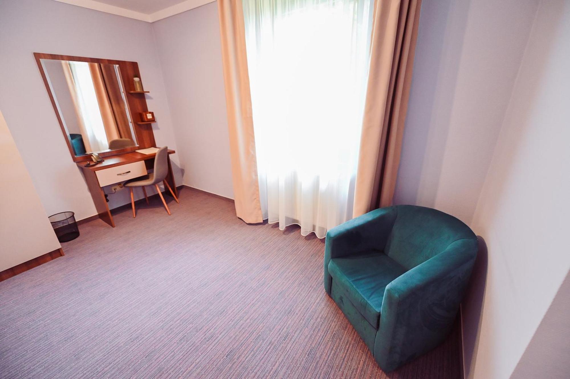 Conacul Domnesc Hotel Scheia Ngoại thất bức ảnh