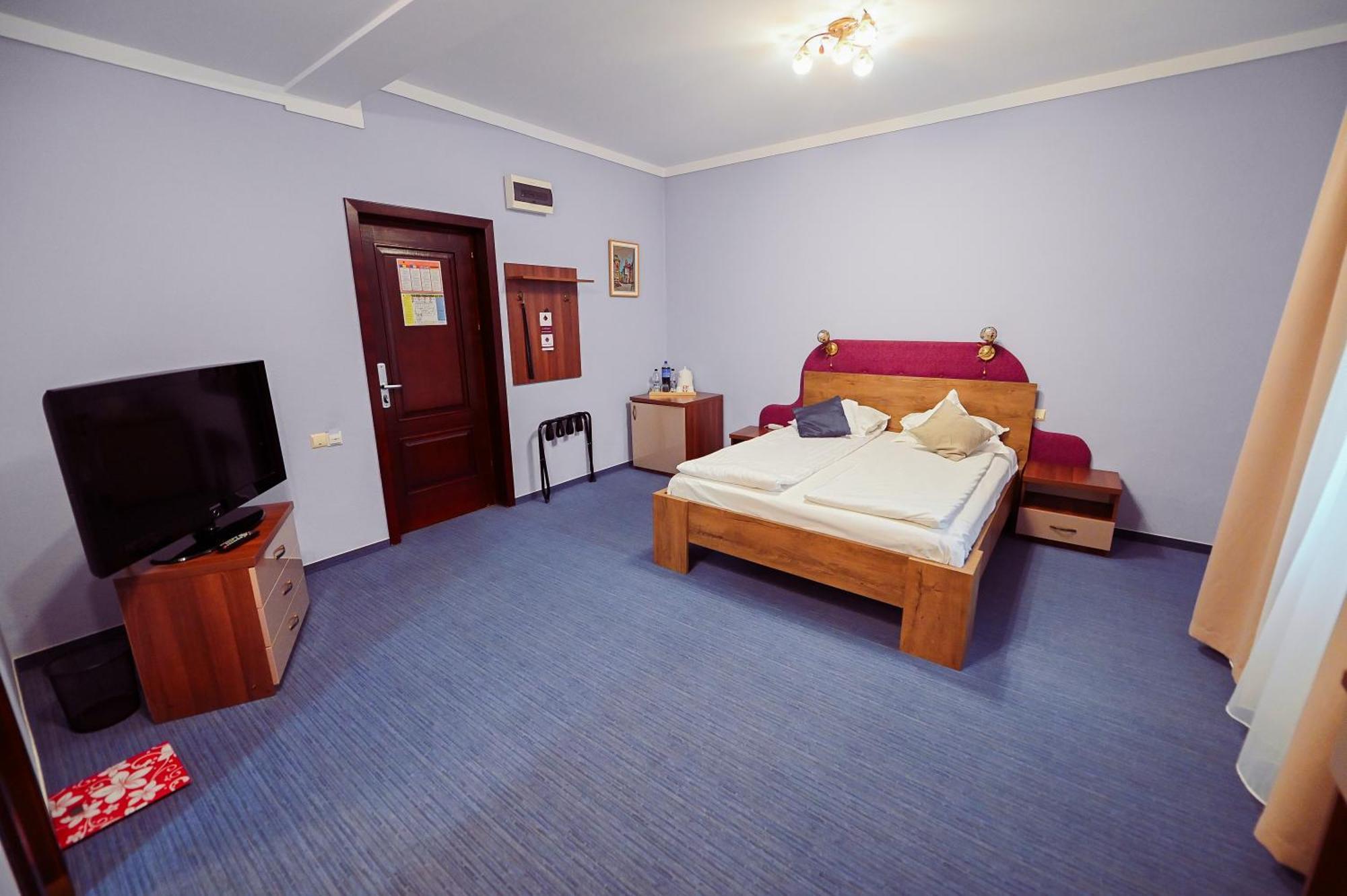 Conacul Domnesc Hotel Scheia Ngoại thất bức ảnh