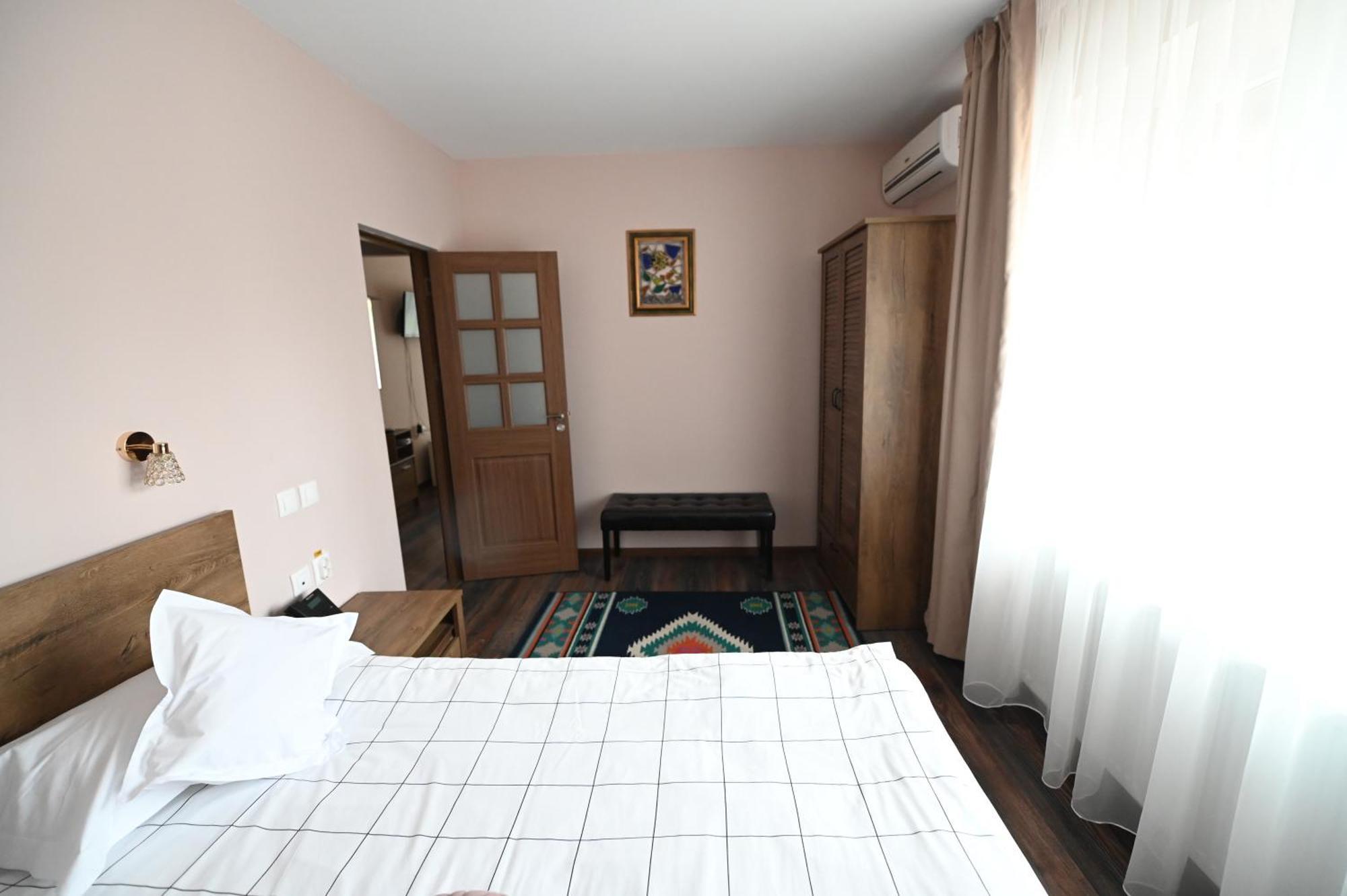 Conacul Domnesc Hotel Scheia Ngoại thất bức ảnh